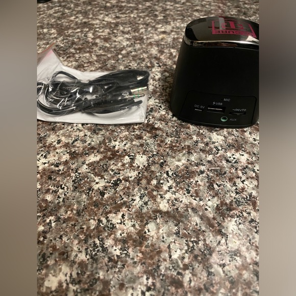 T-Mobile branded PORTABLE powerbank bluetooth speakers - Picture 3 of 3